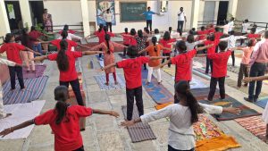 न्यू इंग्लिश स्कूल खलाटे वस्ती येथे योग दिन मोठ्या उत्साहात साजरा.